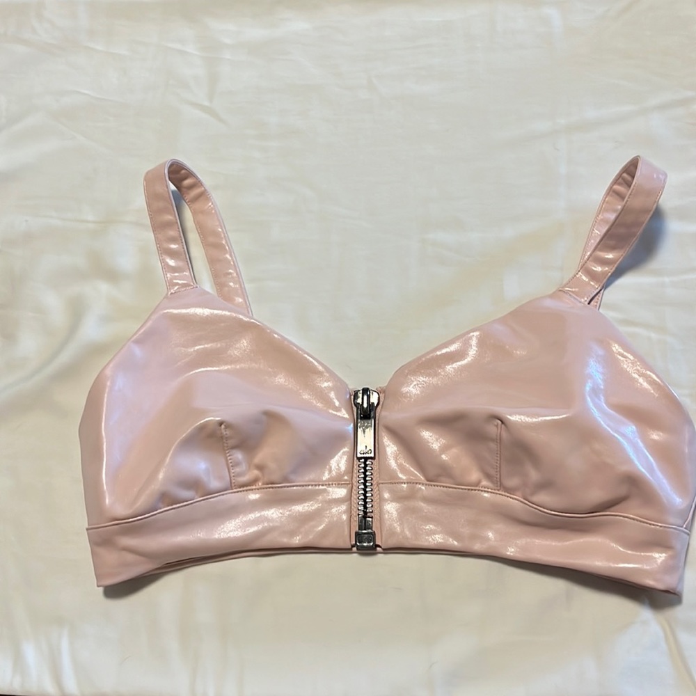 Light pink workout bra